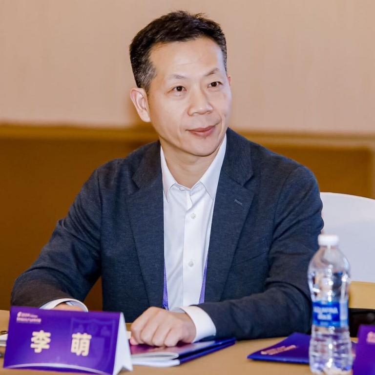 李萌